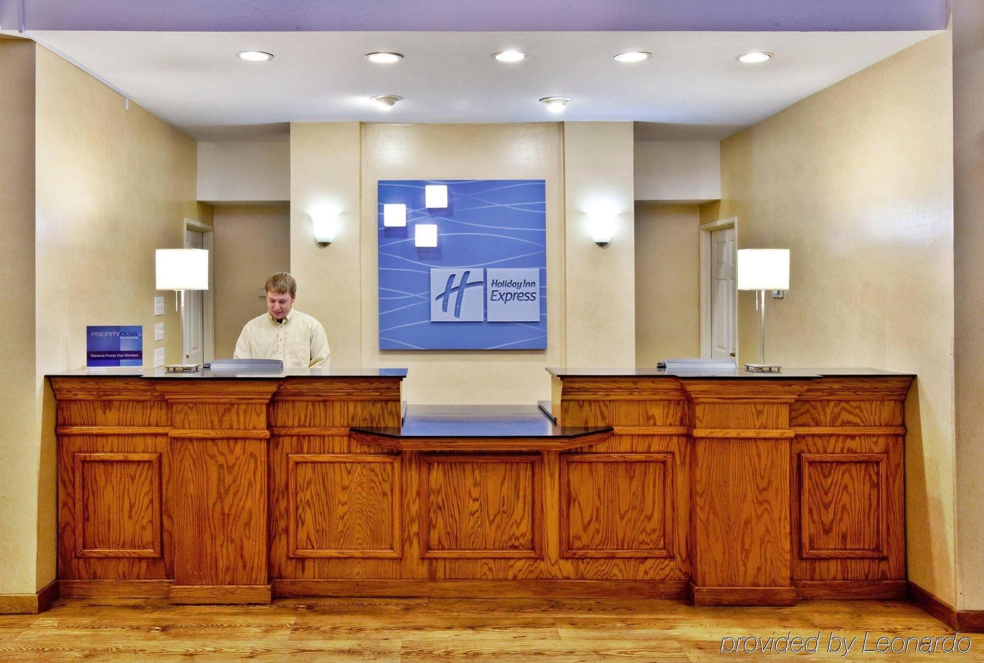 Holiday Inn Express Hotel & Suites Ames By Ihg Exterior foto